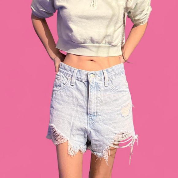 Levi’s High Waisted Mom Shorts Womens 28 Light Wash Distressed Cutoff Denim - Picture 3 of 7